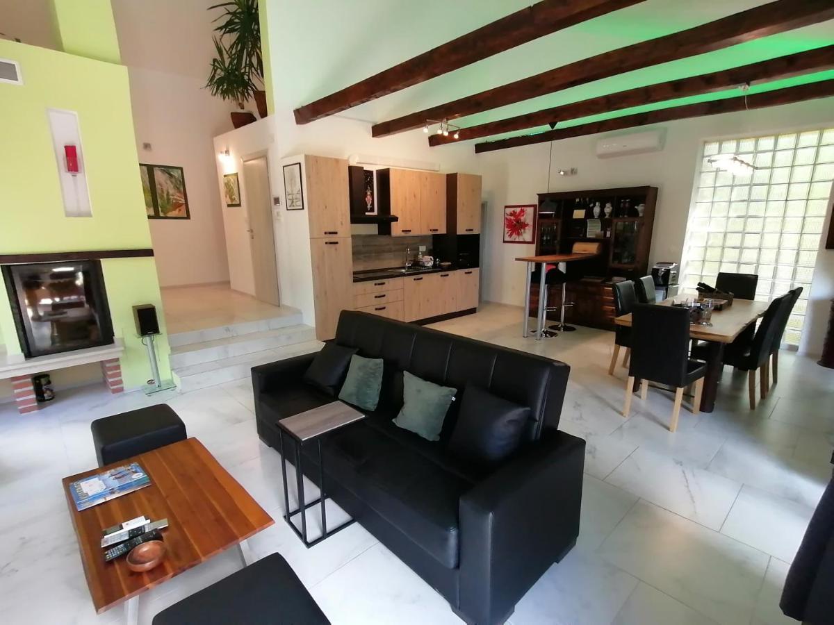 The Forest House Krk 2 Kras Bagian luar foto